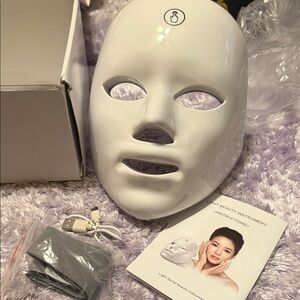 LED Light Therapy Facial Mask new in box